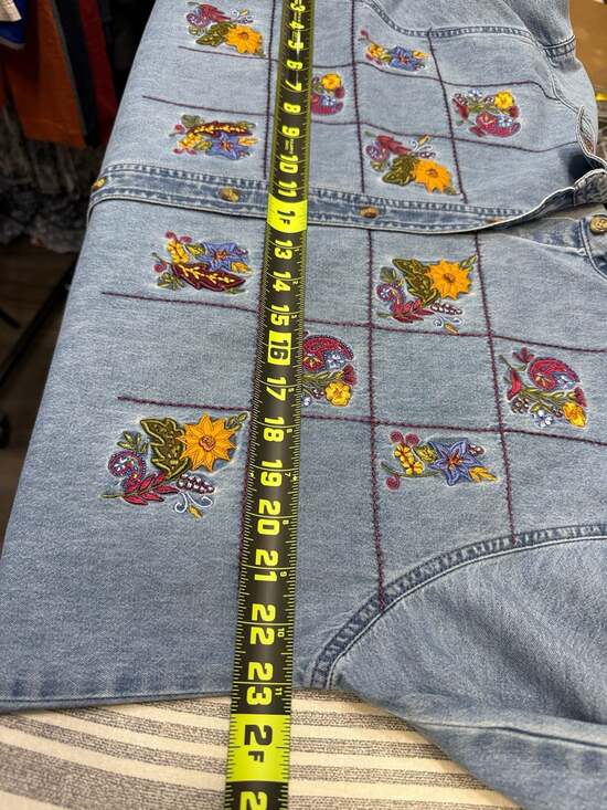 Vintage Bobbie Brooks Embroidered Floral Denim Shirt XL Cottagcore grandma chic! - Picture 5 of 6
